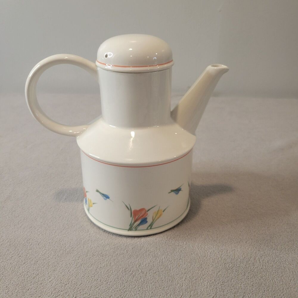 Midwinter Tea Pod Vintage Stonehenge Crocus Vintage Retro Floral
